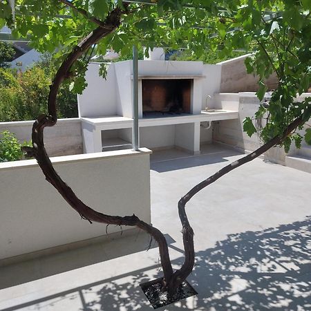 Holiday Home Dora Sutivan ภายนอก รูปภาพ