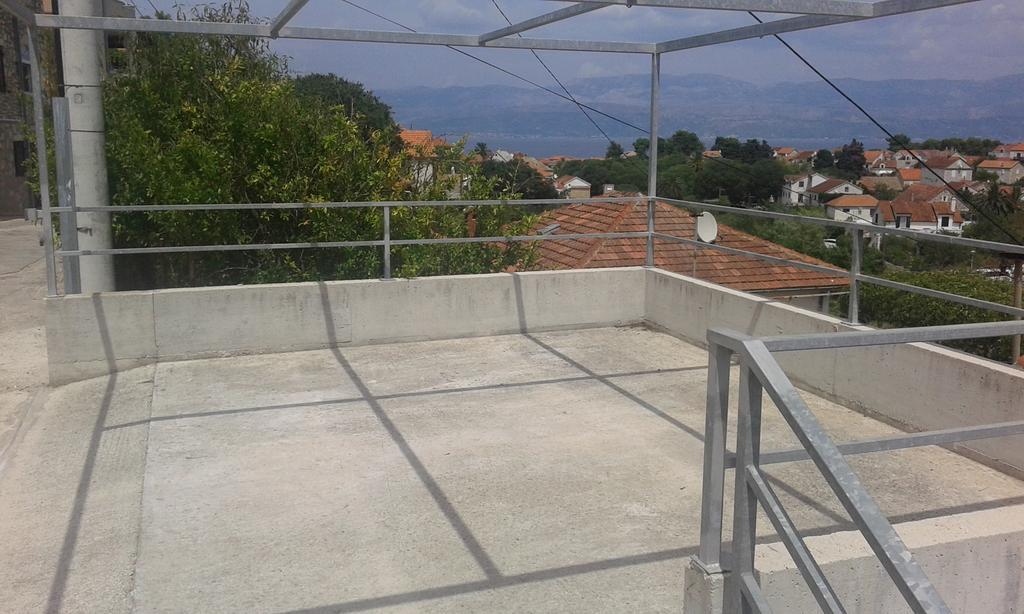 Holiday Home Dora Sutivan ภายนอก รูปภาพ